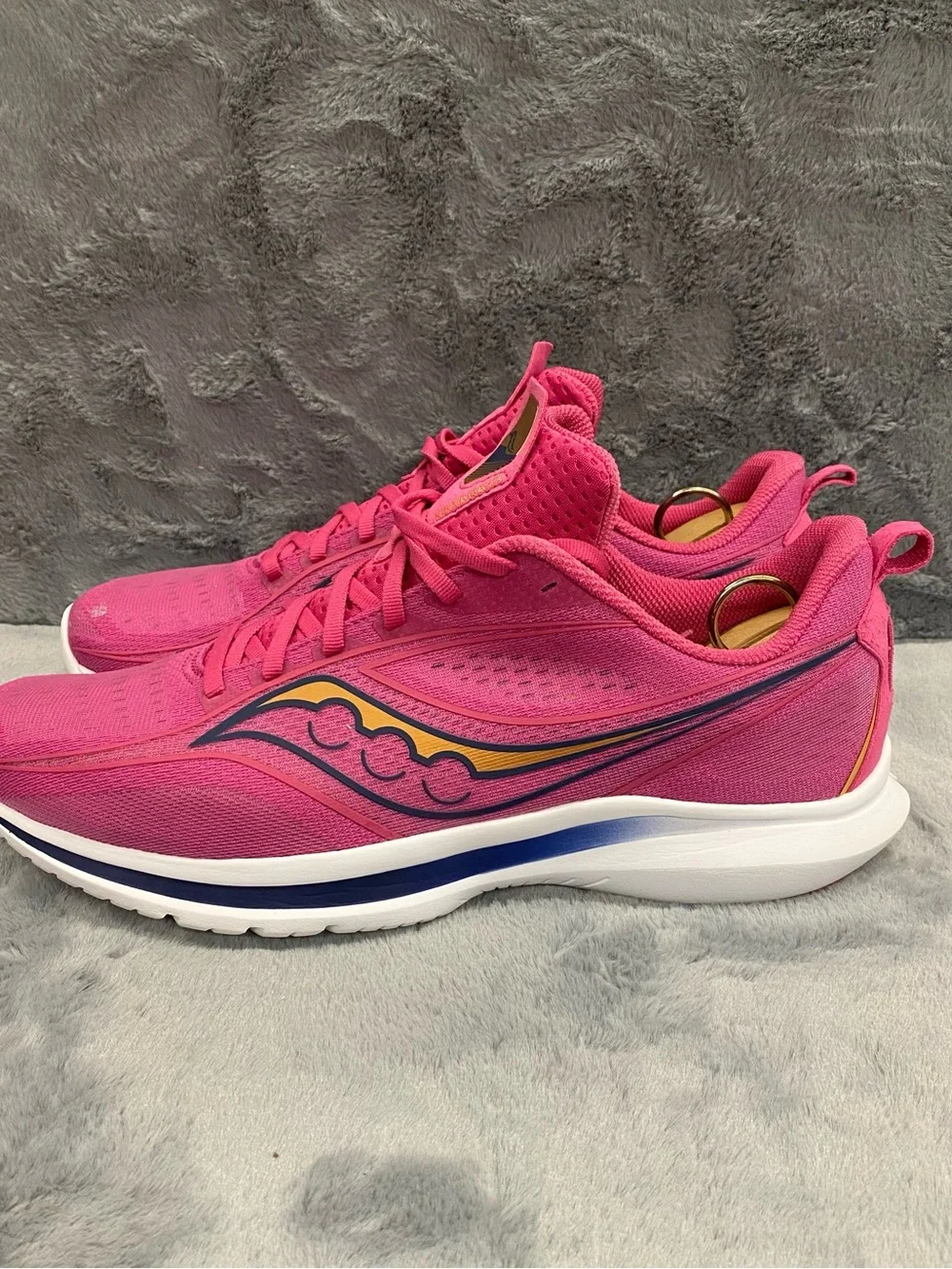 Saucony Kinvara 13 Mens Size 12 Pink & White Running Trainers Lightweight Shoes